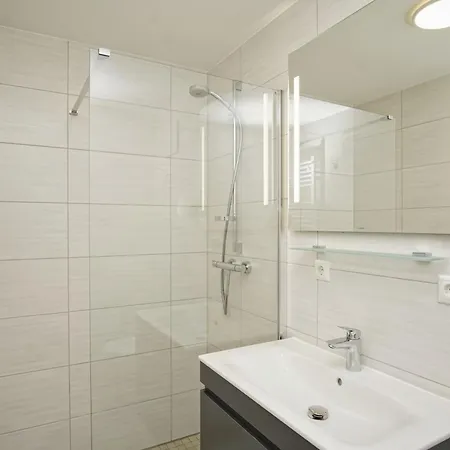 Rex Rugia Fewo15-8 Mit Schwimmbad Und Saunanutzung Im Ahoi-erlebnisbad Sellin *