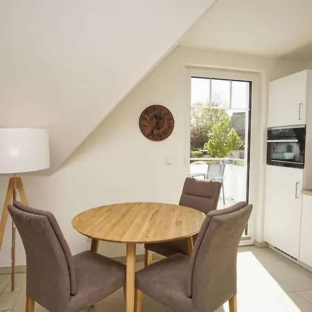 Rex Rugia Fewo15-8 Mit Schwimmbad Und Saunanutzung Im Ahoi-erlebnisbad Sellin